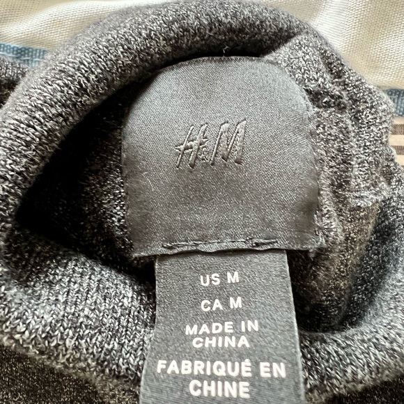 H&M. sweater size: M - Picture 3 of 3